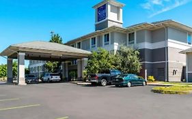 Sleep Inn & Suites Dunmore
